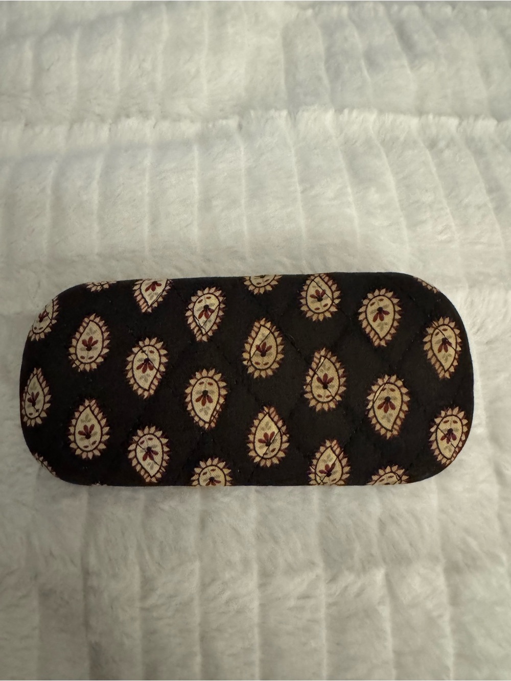 Vera Bradley Black glasses Case with Cream and Maroon Paisley Motif
